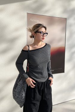 Plus-Size Off-Shoulder Striped Knitted Sweater Top - American Minimalist Slim-Fit Design for Comfortable Y2K Style