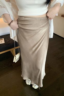 Plus Size One-Piece Satin Skirt with Flowing Diagonal Cut - Elegant Tea Break Beauty Atmosphere, Perfect for 90s and Y2K Styles