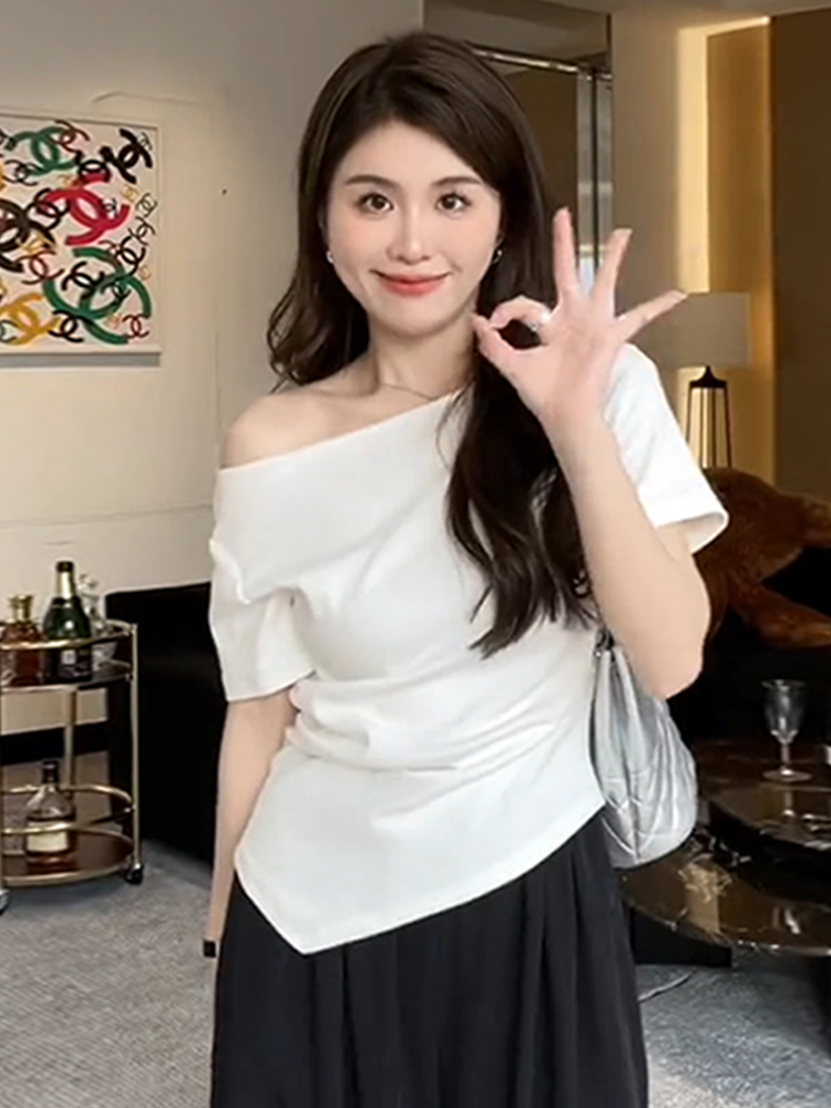 Plus-Size One-Shoulder Short Sleeve T-Shirt for Women - Spicy Girl Irregular Collarbone Summer Top, Slim Fit, Trendy Temperament Style Plus-Size One-Shoulder Short Sleeve T-Shirt for Women - Spicy Girl Irregular Collarbone Summer Top, Slim Fit, Trendy Temperament Style