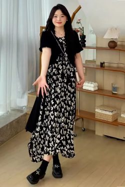 Plus Size Oversized Summer Cover-Up Outfit for Women - Short Sleeve Cardigan with Printed Camisole Dress