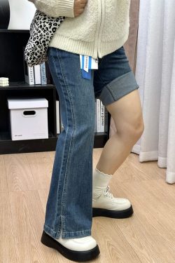 Plus-Size Pear-Shaped Slimming Flared Jeans with Side Slits - Non-Skinny Bell-Bottoms for Petite Women