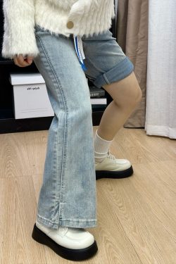 Plus-Size Pear-Shaped Slimming Flared Jeans with Side Slits - Non-Skinny Bell-Bottoms for Petite Women