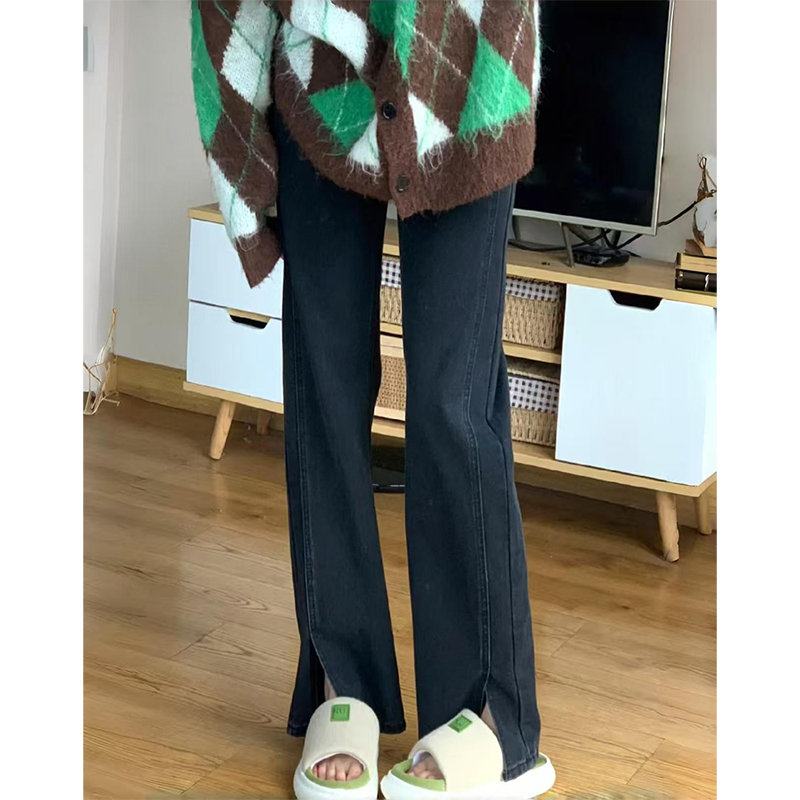 Plus-Size Pear-Shaped Slimming Flared Jeans with Side Slits - Non-Skinny Bell-Bottoms for Petite Women Plus-Size Pear-Shaped Slimming Flared Jeans with Side Slits - Non-Skinny Bell-Bottoms for Petite Women