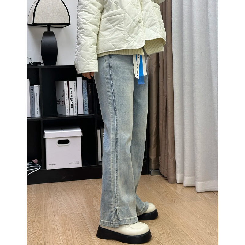 Plus-Size Pear-Shaped Slimming Flared Jeans with Side Slits - Non-Skinny Bell-Bottoms for Petite Women Plus-Size Pear-Shaped Slimming Flared Jeans with Side Slits - Non-Skinny Bell-Bottoms for Petite Women