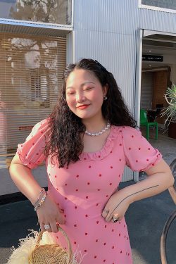 Plus Size Pink Embroidered Square-Neck Dress for Women - Summer 2025, Waist-Cinching, Slimming, Floral Style