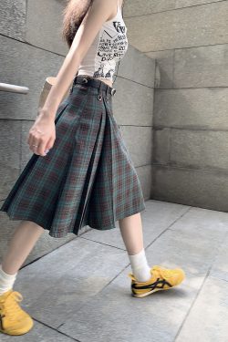 Plus Size Plaid A-Line Skirt for Women, High-Waisted Checkered Skirt, Autumn College Style, Slimming Mid-Length Fashion