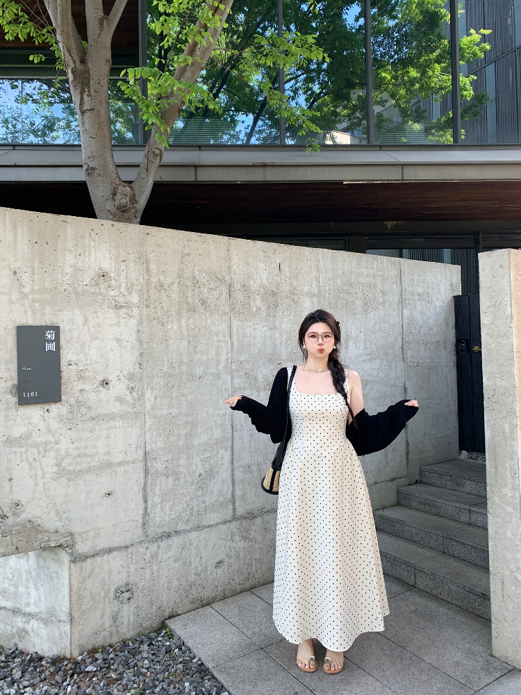 Plus-Size Polka Dot Dress with Spaghetti Straps, Snow-Topped Black Chocolate Design, Waist-Cinching, French Elegance, High-End Style Plus-Size Polka Dot Dress with Spaghetti Straps, Snow-Topped Black Chocolate Design, Waist-Cinching, French Elegance, High-End Style