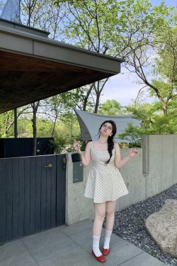 Plus-Size Polka Dot Dress with Spaghetti Straps, Snow-Topped Black Chocolate Design, Waist-Cinching, French Elegance, High-End Style