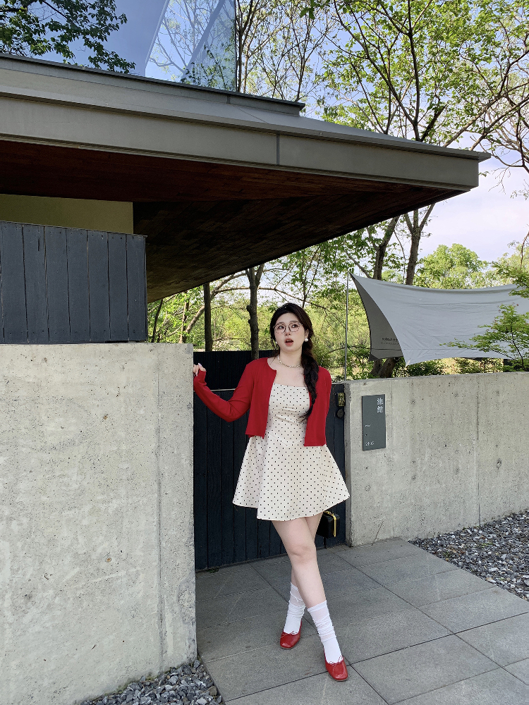 Plus-Size Polka Dot Dress with Spaghetti Straps, Snow-Topped Black Chocolate Design, Waist-Cinching, French Elegance, High-End Style Plus-Size Polka Dot Dress with Spaghetti Straps, Snow-Topped Black Chocolate Design, Waist-Cinching, French Elegance, High-End Style