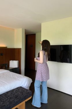 Plus Size Purple Floral Dress with V-Neck Tie, Sleeveless A-Line Tank Top, Slightly Chubby Taro Mud Milk Design