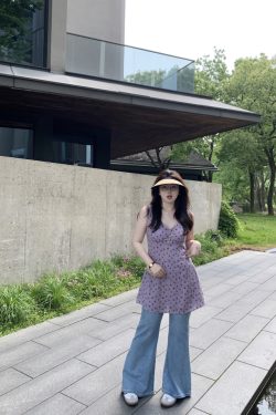 Plus Size Purple Floral Dress with V-Neck Tie, Sleeveless A-Line Tank Top, Slightly Chubby Taro Mud Milk Design