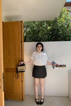 Plus Size Relaxed Old Money Style Short Sleeve Shirt with Flutter Sleeves for High-Ranking Female Protagonists