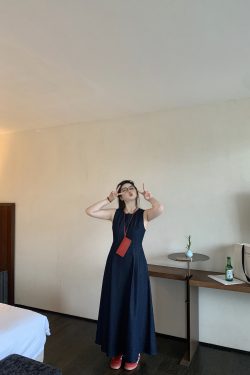 Plus Size Retro Blue Sleeveless Denim Dress with Elegant Vest - Chubby Urban Style Long Skirt for Weekly Reports