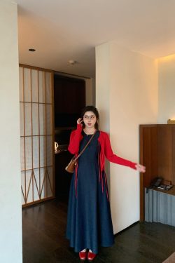 Plus Size Retro Blue Sleeveless Denim Dress with Elegant Vest - Chubby Urban Style Long Skirt for Weekly Reports