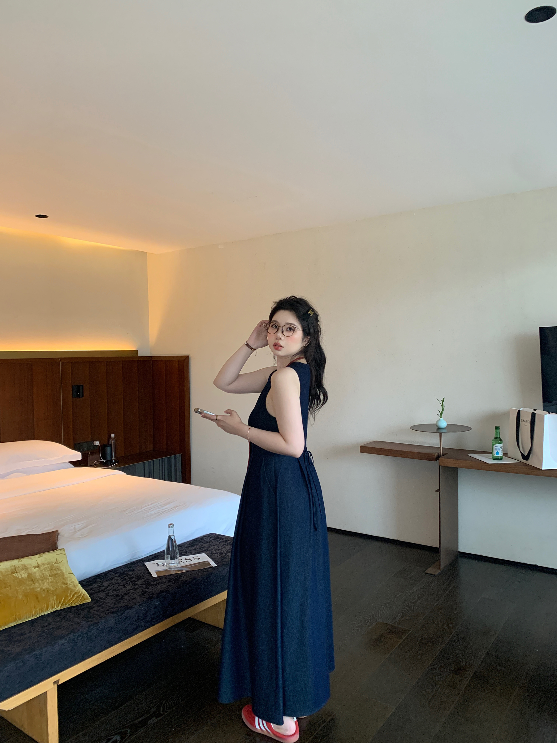 Plus Size Retro Blue Sleeveless Denim Dress with Elegant Vest - Chubby Urban Style Long Skirt for Weekly Reports Plus Size Retro Blue Sleeveless Denim Dress with Elegant Vest - Chubby Urban Style Long Skirt for Weekly Reports