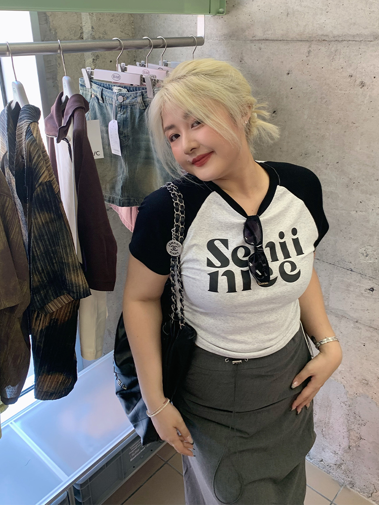 Plus Size Retro Color Block Letter Print Drawstring T-Shirt Top for Women - Slimming Shoulder Design, Casual Y2K Style Plus Size Retro Color Block Letter Print Drawstring T-Shirt Top for Women - Slimming Shoulder Design, Casual Y2K Style