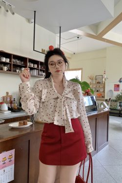 Plus Size Retro Red Polka Dot Shirt with Bow Tie - Hong Kong Style Holiday Top for Chubby Girls, Vintage 90s Fashion