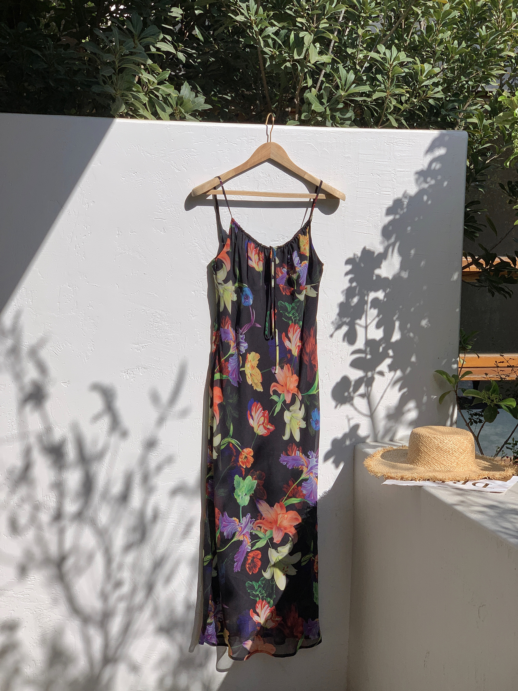 Plus Size Retro Tropical Floral Print Sling Dress - Slightly Chubby Summer Style for a Chic City Look Plus Size Retro Tropical Floral Print Sling Dress - Slightly Chubby Summer Style for a Chic City Look