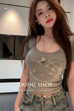 Plus Size Rhinestone U-Neck Short Sleeve Crop Top T-Shirt for Women, Summer Sexy Slim Fit Design for Curvy Figures