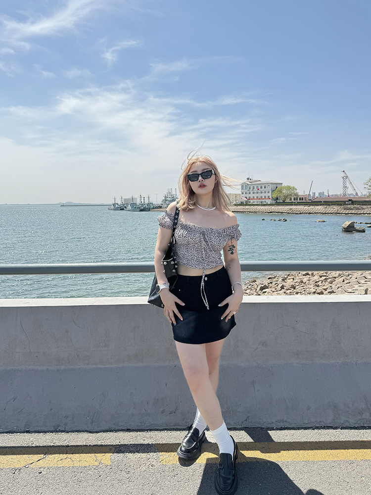 Plus Size Sexy Women's Elastic Slimming T-Shirt - Versatile Hot Girl Summer Must-Have Top for Y2K and Casual Style Plus Size Sexy Women's Elastic Slimming T-Shirt - Versatile Hot Girl Summer Must-Have Top for Y2K and Casual Style