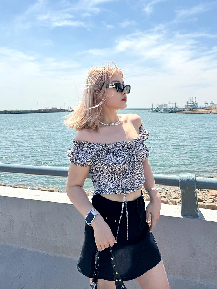 Plus Size Sexy Women's Elastic Slimming T-Shirt - Versatile Hot Girl Summer Must-Have Top for Y2K and Casual Style Plus Size Sexy Women's Elastic Slimming T-Shirt - Versatile Hot Girl Summer Must-Have Top for Y2K and Casual Style