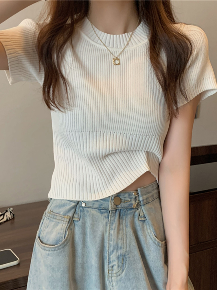 Plus-Size Slim Fit Cropped Ice Silk Short-Sleeve T-Shirt for Summer, Sweet and Spicy Style, Lightweight Knitted Top for Women Plus-Size Slim Fit Cropped Ice Silk Short-Sleeve T-Shirt for Summer, Sweet and Spicy Style, Lightweight Knitted Top for Women