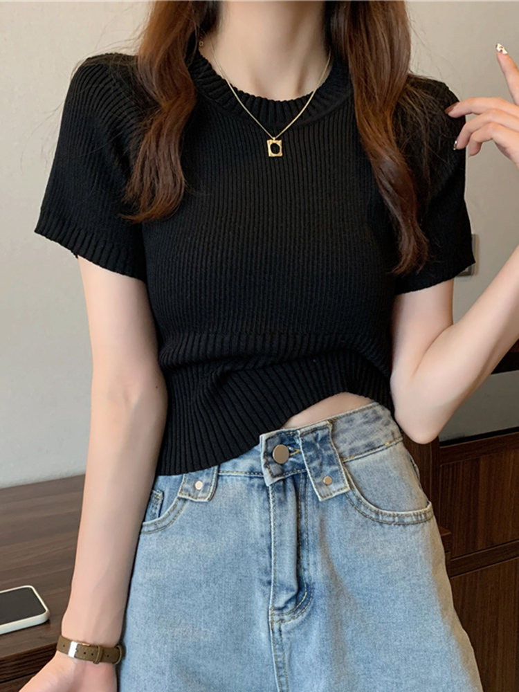 Plus-Size Slim Fit Cropped Ice Silk Short-Sleeve T-Shirt for Summer, Sweet and Spicy Style, Lightweight Knitted Top for Women Plus-Size Slim Fit Cropped Ice Silk Short-Sleeve T-Shirt for Summer, Sweet and Spicy Style, Lightweight Knitted Top for Women