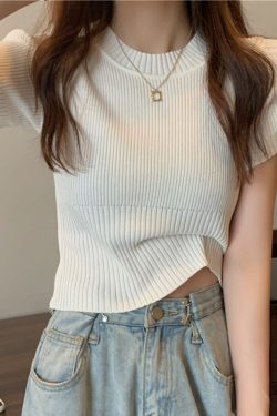 Plus-Size Slim Fit Cropped Ice Silk Short-Sleeve T-Shirt for Summer, Sweet and Spicy Style, Lightweight Knitted Top for Women