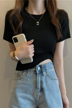 Plus-Size Slim Fit Cropped Ice Silk Short-Sleeve T-Shirt for Summer, Sweet and Spicy Style, Lightweight Knitted Top for Women