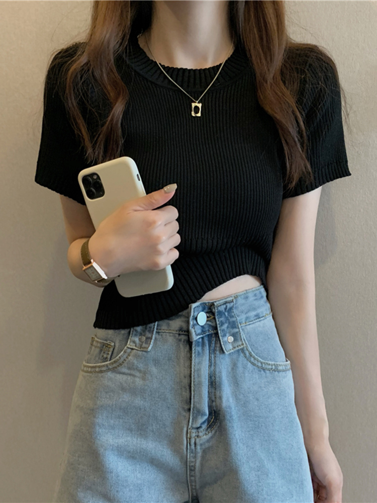 Plus-Size Slim Fit Cropped Ice Silk Short-Sleeve T-Shirt for Summer, Sweet and Spicy Style, Lightweight Knitted Top for Women Plus-Size Slim Fit Cropped Ice Silk Short-Sleeve T-Shirt for Summer, Sweet and Spicy Style, Lightweight Knitted Top for Women