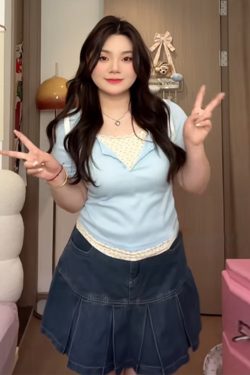 Plus-Size Slim-Fit Short Sleeve Floral Patchwork T-Shirt - Summer Design, Faux Two-Piece Style for Women