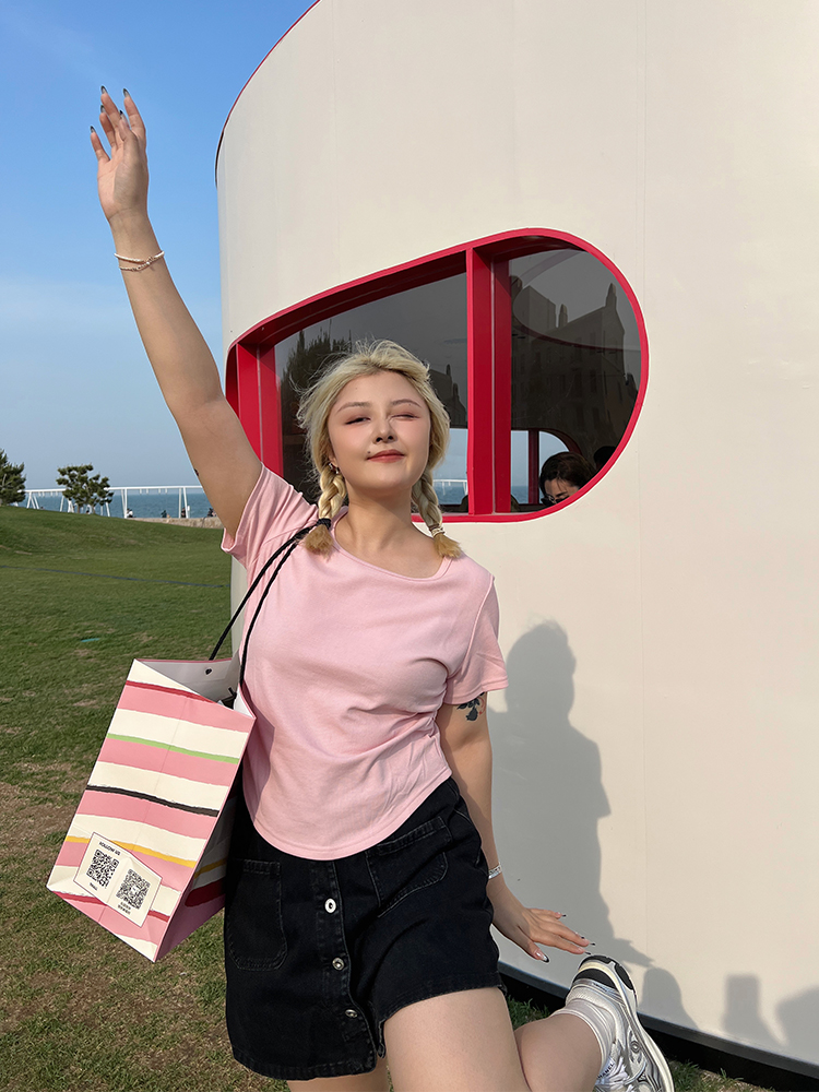 Plus Size Slimming Denim Mini Skirt with Front Button Detail - Versatile Summer Style for Long Legs Plus Size Slimming Denim Mini Skirt with Front Button Detail - Versatile Summer Style for Long Legs