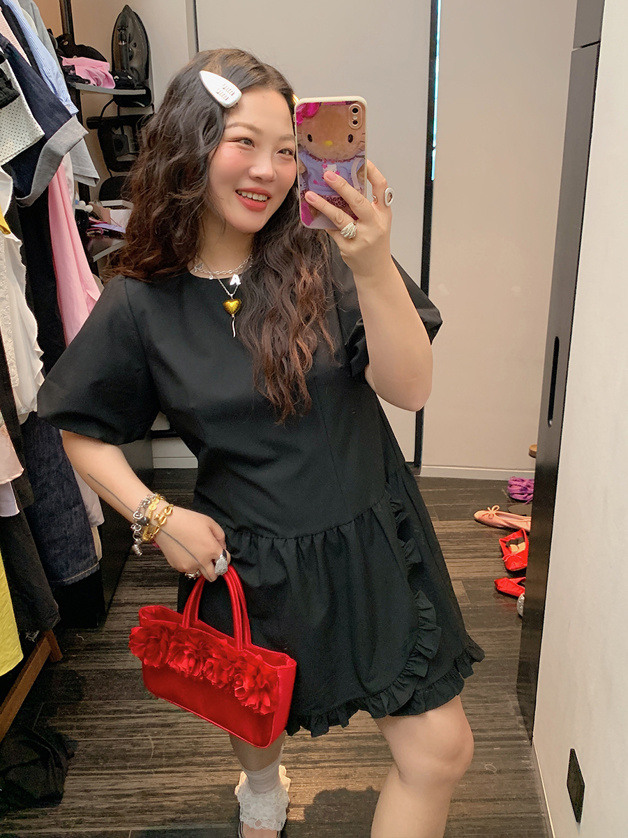 Plus Size Slimming Little Black Dress for Women - Gold Lace Edge Design, Summer 2025 New Style for Curvy Figures Plus Size Slimming Little Black Dress for Women - Gold Lace Edge Design, Summer 2025 New Style for Curvy Figures