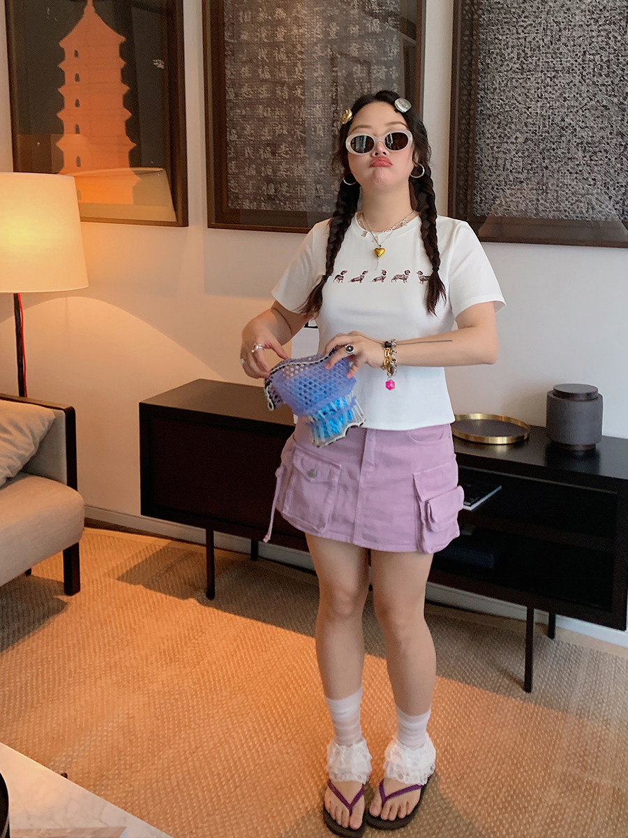 Plus Size Slimming Pearl Short Sleeve T-Shirt for Women - Summer 2025 Round Neck Top with Straight Shoulders, Y2K Style Plus Size Slimming Pearl Short Sleeve T-Shirt for Women - Summer 2025 Round Neck Top with Straight Shoulders, Y2K Style