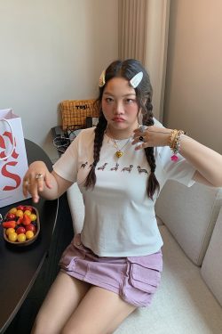 Plus Size Slimming Pearl Short Sleeve T-Shirt for Women - Summer 2025 Round Neck Top with Straight Shoulders, Y2K Style