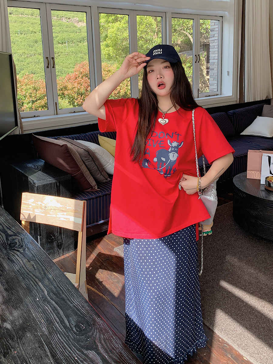 Plus Size Slimming Red Printed Short Sleeve T-Shirt for Women - Summer 2025 Gold Big Support Design Plus Size Slimming Red Printed Short Sleeve T-Shirt for Women - Summer 2025 Gold Big Support Design