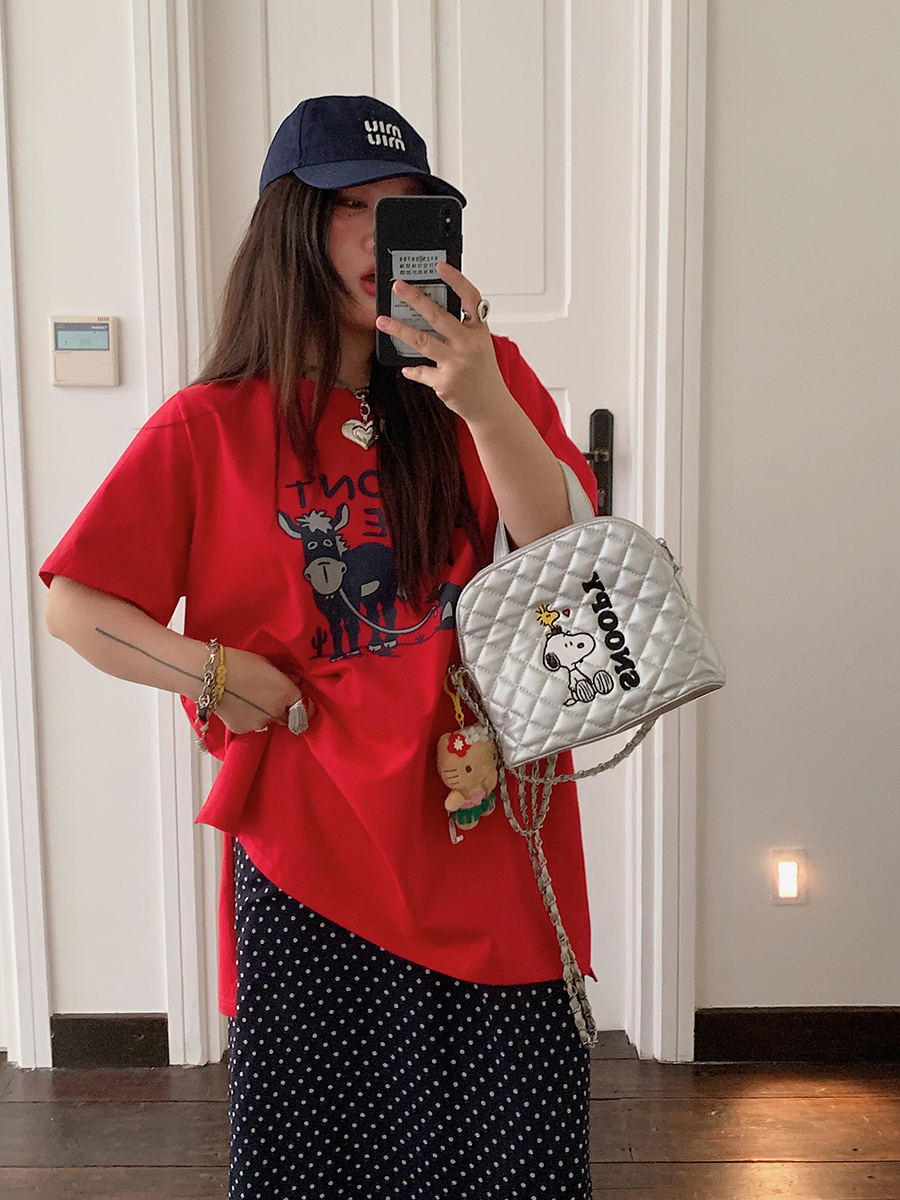 Plus Size Slimming Red Printed Short Sleeve T-Shirt for Women - Summer 2025 Gold Big Support Design Plus Size Slimming Red Printed Short Sleeve T-Shirt for Women - Summer 2025 Gold Big Support Design