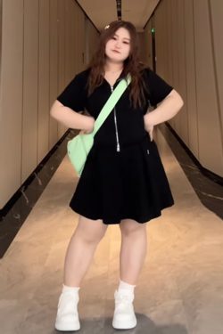 Plus-Size Slimming Two-Piece Set: Casual Sports Top & Skirt for Women, Sweet & Spicy Summer Outfit, Flattering Fit for Curvy Figures