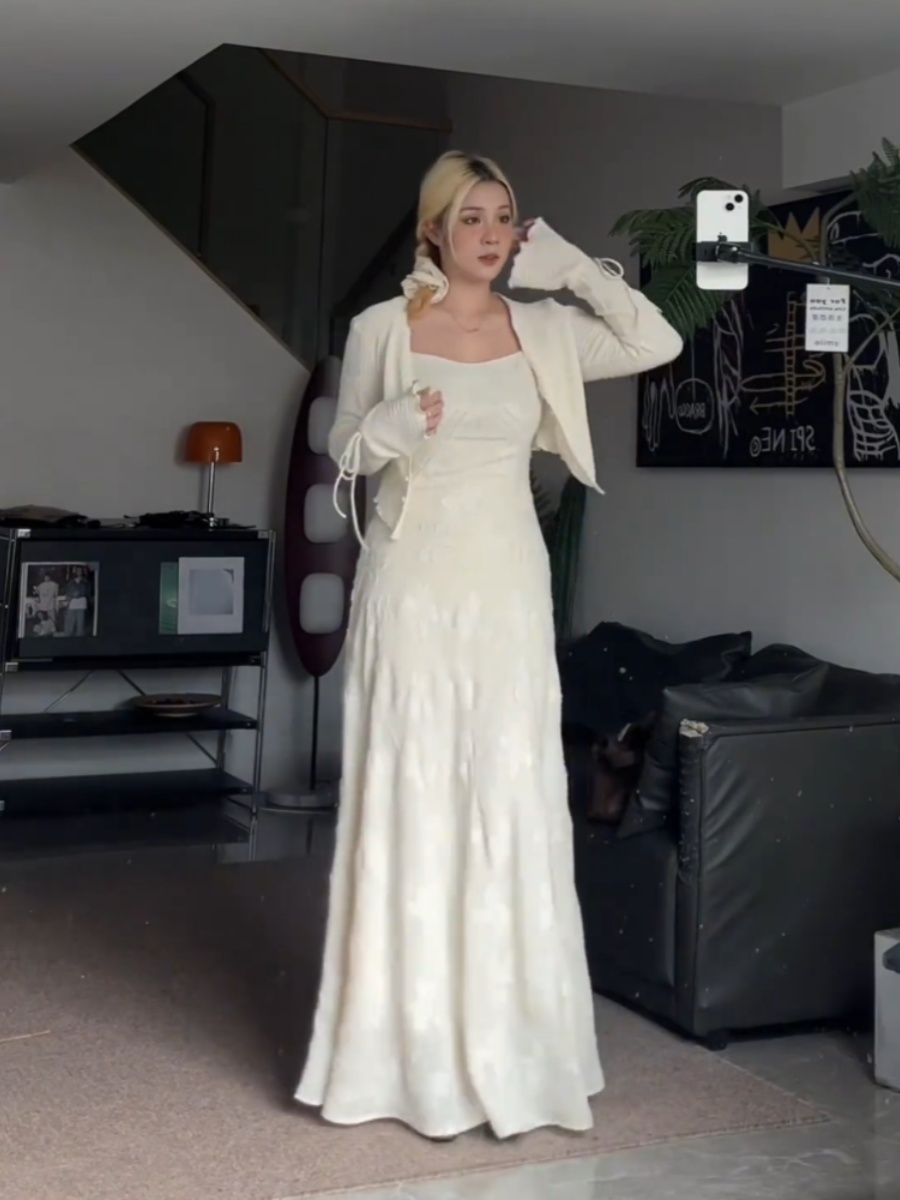 Plus-Size Slimming Two-Piece Set: Women's Summer Cardigan and Sleeveless Camisole Dress, French Sweet & Spicy Style Plus-Size Slimming Two-Piece Set: Women's Summer Cardigan and Sleeveless Camisole Dress, French Sweet & Spicy Style