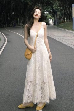 Plus-Size Slimming Two-Piece Summer Dress Cardigan Set with Elegant Jacquard Lace Camisole – Perfect for Chic Casual Outings