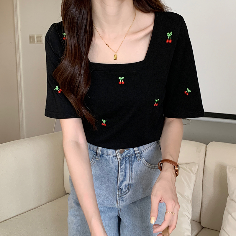 Plus-Size Square Neck Short Sleeve T-Shirt for Women - Slim Fit Summer Top, Flattering Korean Style, Youthful Design, Belly Coverage Plus-Size Square Neck Short Sleeve T-Shirt for Women - Slim Fit Summer Top, Flattering Korean Style, Youthful Design, Belly Coverage