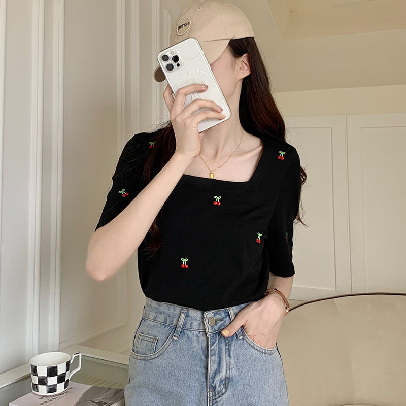 Plus-Size Square Neck Short Sleeve T-Shirt for Women - Slim Fit Summer Top, Flattering Korean Style, Youthful Design, Belly Coverage Plus-Size Square Neck Short Sleeve T-Shirt for Women - Slim Fit Summer Top, Flattering Korean Style, Youthful Design, Belly Coverage