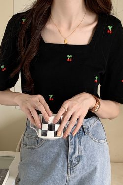 Plus-Size Square Neck Short Sleeve T-Shirt for Women - Slim Fit Summer Top, Flattering Korean Style, Youthful Design, Belly Coverage