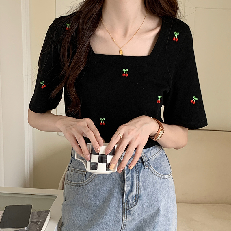 Plus-Size Square Neck Short Sleeve T-Shirt for Women - Slim Fit Summer Top, Flattering Korean Style, Youthful Design, Belly Coverage Plus-Size Square Neck Short Sleeve T-Shirt for Women - Slim Fit Summer Top, Flattering Korean Style, Youthful Design, Belly Coverage