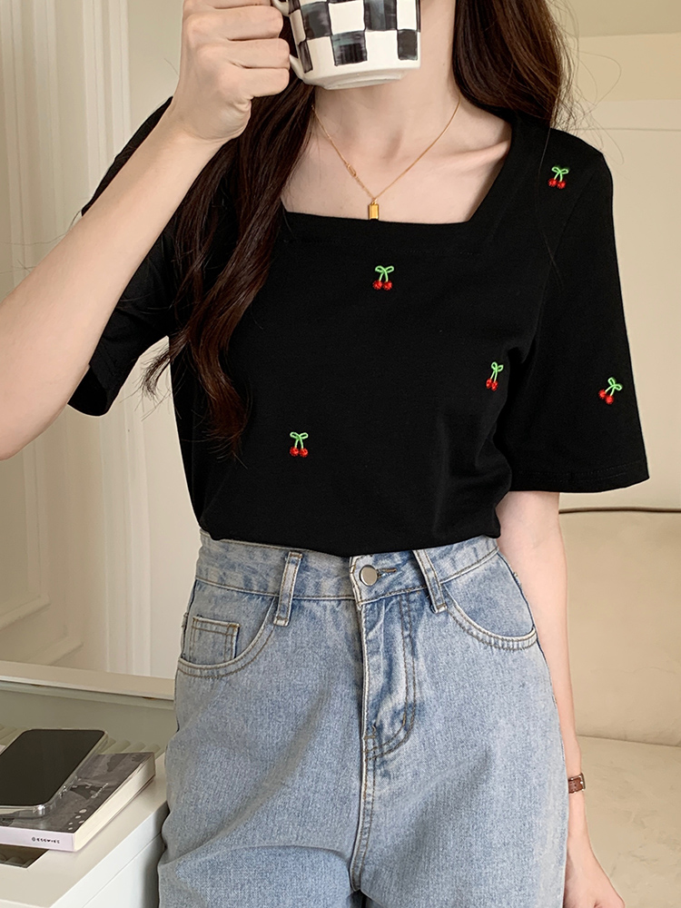 Plus-Size Square Neck Short Sleeve T-Shirt for Women - Slim Fit Summer Top, Flattering Korean Style, Youthful Design, Belly Coverage Plus-Size Square Neck Short Sleeve T-Shirt for Women - Slim Fit Summer Top, Flattering Korean Style, Youthful Design, Belly Coverage