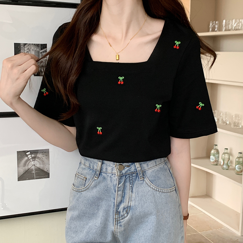 Plus-Size Square Neck Short Sleeve T-Shirt for Women - Slim Fit Summer Top, Flattering Korean Style, Youthful Design, Belly Coverage Plus-Size Square Neck Short Sleeve T-Shirt for Women - Slim Fit Summer Top, Flattering Korean Style, Youthful Design, Belly Coverage