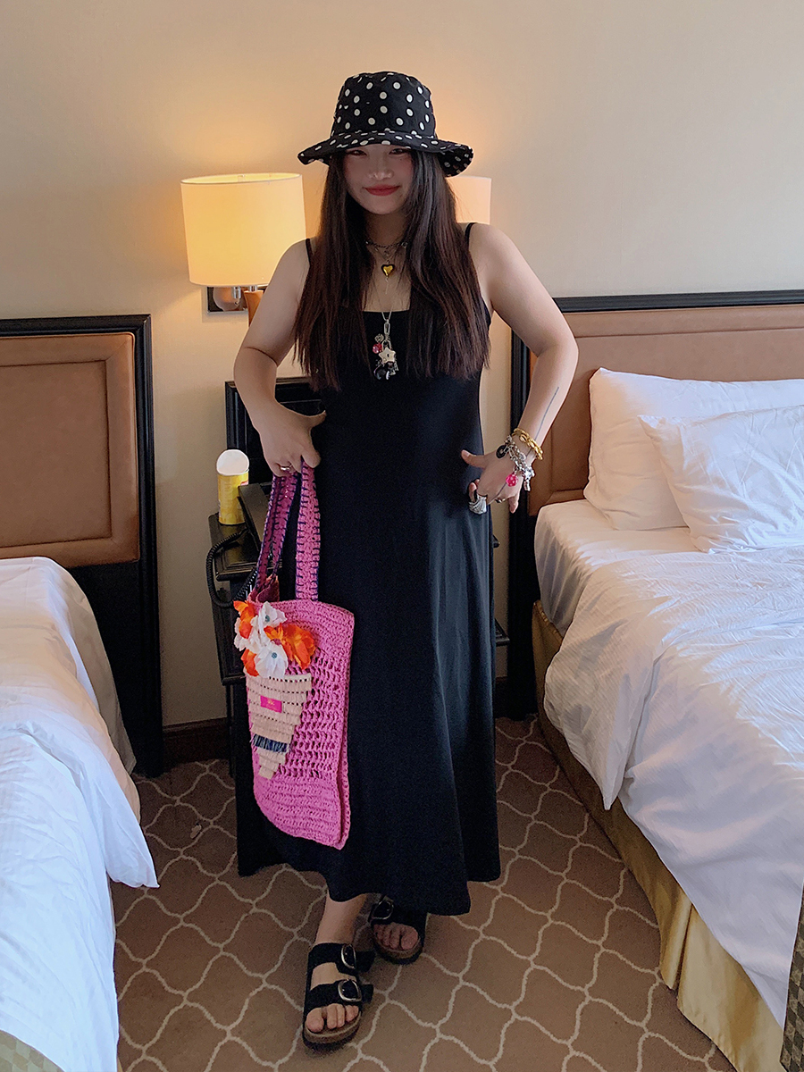 Plus Size Strap Dress for Women - 2025 New Summer Slimming Belly Covering Fashion, Ideal for Casual Outings and Y2K Style Plus Size Strap Dress for Women - 2025 New Summer Slimming Belly Covering Fashion, Ideal for Casual Outings and Y2K Style