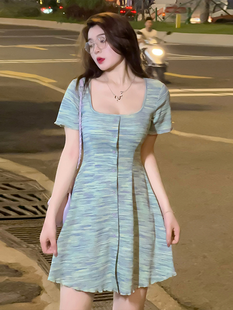 Plus-Size Striped Bodycon Dress for Summer, Square Neck, Flattering Fit, Dopamine Outfit, Perfect for Curvy Figures Plus-Size Striped Bodycon Dress for Summer, Square Neck, Flattering Fit, Dopamine Outfit, Perfect for Curvy Figures