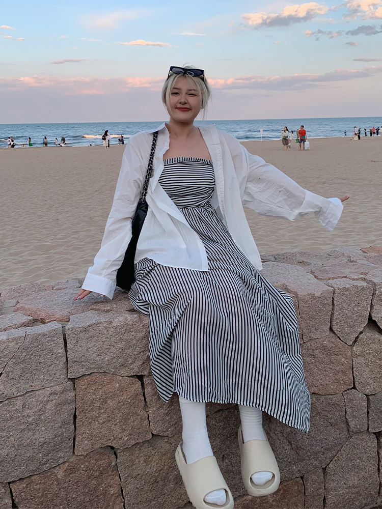 Plus Size Striped Strapless Dress for Curvy Figures - Gentle Temperament Beach Vacation Style, Super Stylish Summer Dress Plus Size Striped Strapless Dress for Curvy Figures - Gentle Temperament Beach Vacation Style, Super Stylish Summer Dress