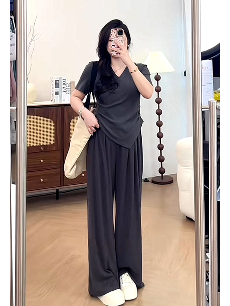 Plus Size Summer Casual Two-Piece Set for Women - Flattering Top & Wide-Leg Pants - Comfortable Relaxed Outfit Plus Size Summer Casual Two-Piece Set for Women - Flattering Top & Wide-Leg Pants - Comfortable Relaxed Outfit